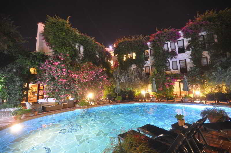 el vino hotel suites