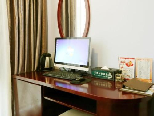 greentree inn guangdong huizhou south railway station danshui renmin road business hotel