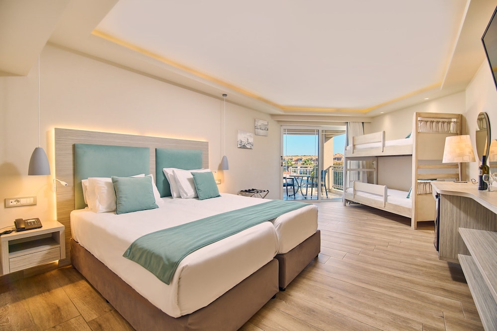 tsilivi beach hotel