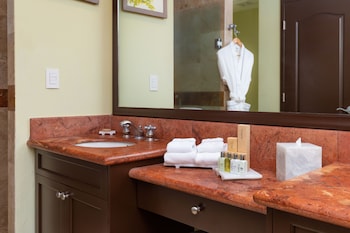 family residences by villa del palmar flamingos