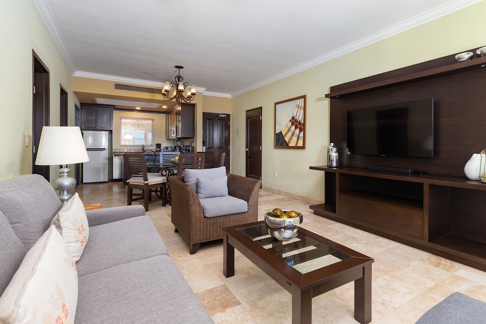 family residences by villa del palmar flamingos