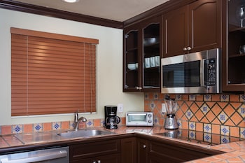 family residences by villa del palmar flamingos