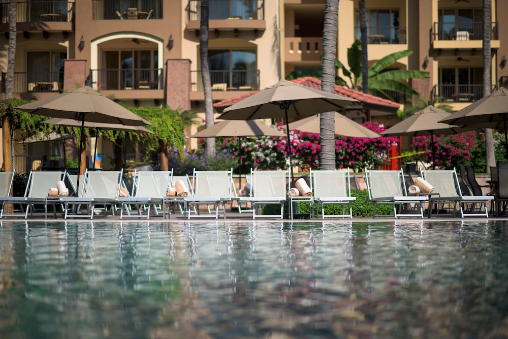 family residences by villa del palmar flamingos