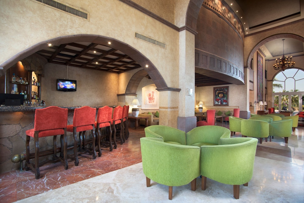 family residences by villa del palmar flamingos