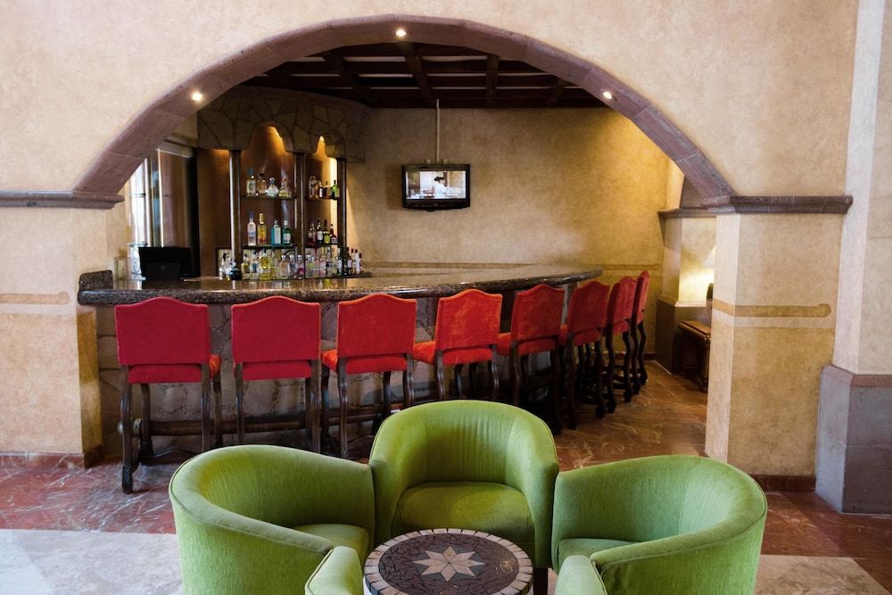 family residences by villa del palmar flamingos