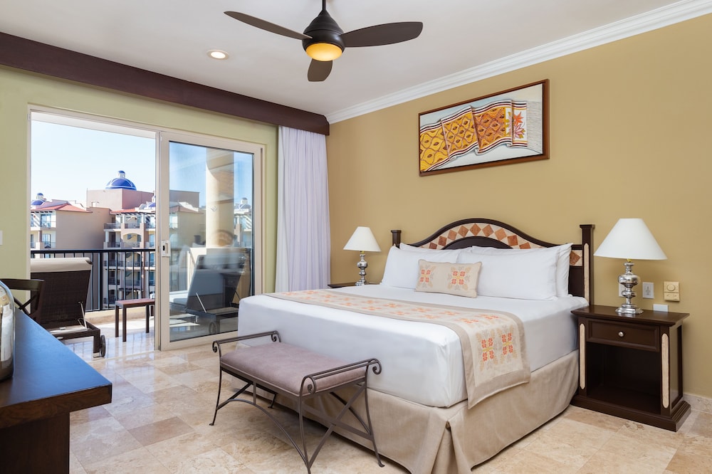 family residences by villa del palmar flamingos