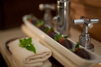 family residences by villa del palmar flamingos