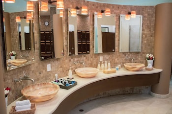 family residences by villa del palmar flamingos