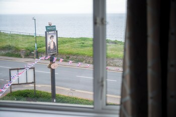 Commodore Hotel Bournemouth By Greene King Inns,Hurn>>Bournemouth,3 star
