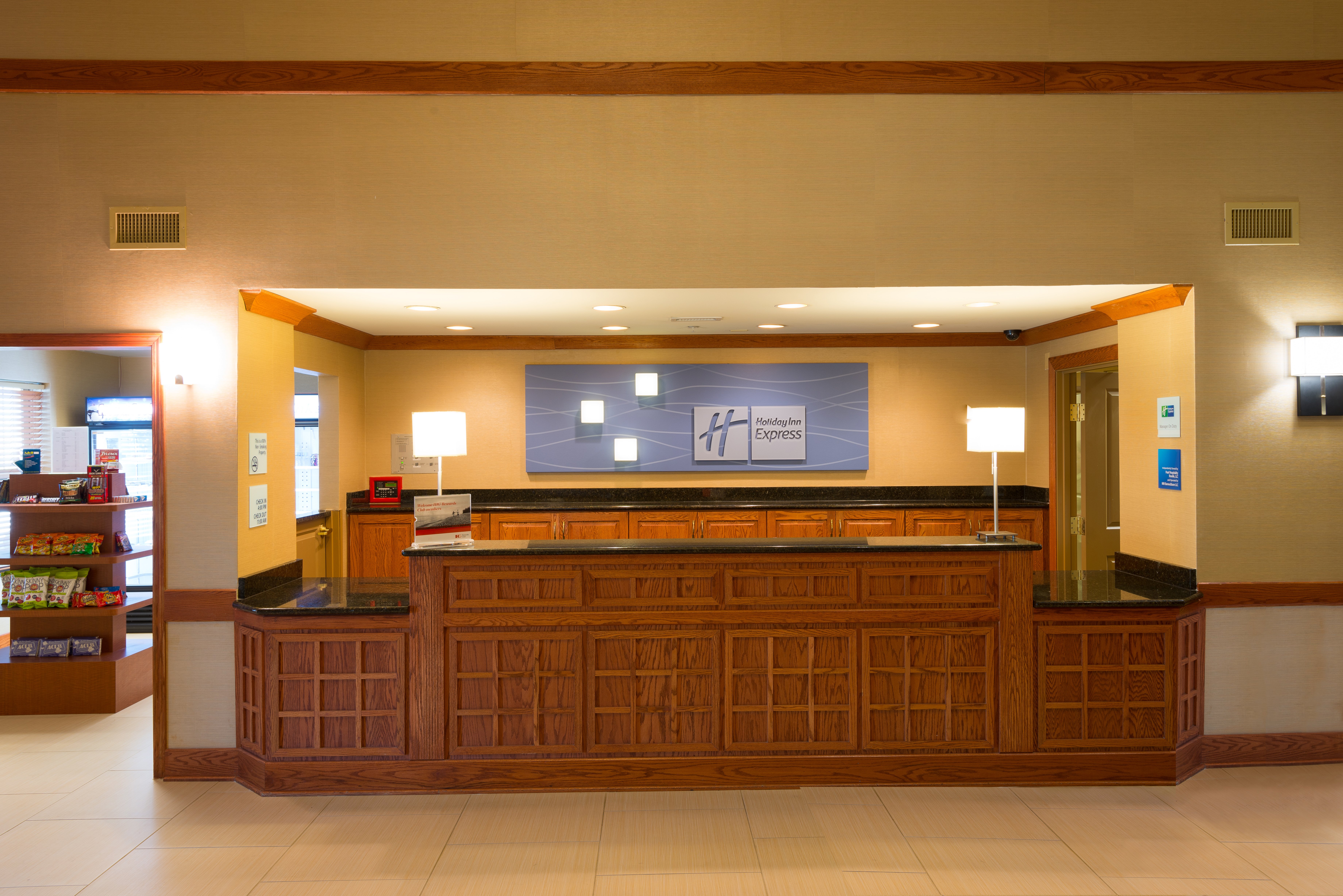 holiday inn express and suites chicago west roselle an ihg hotel