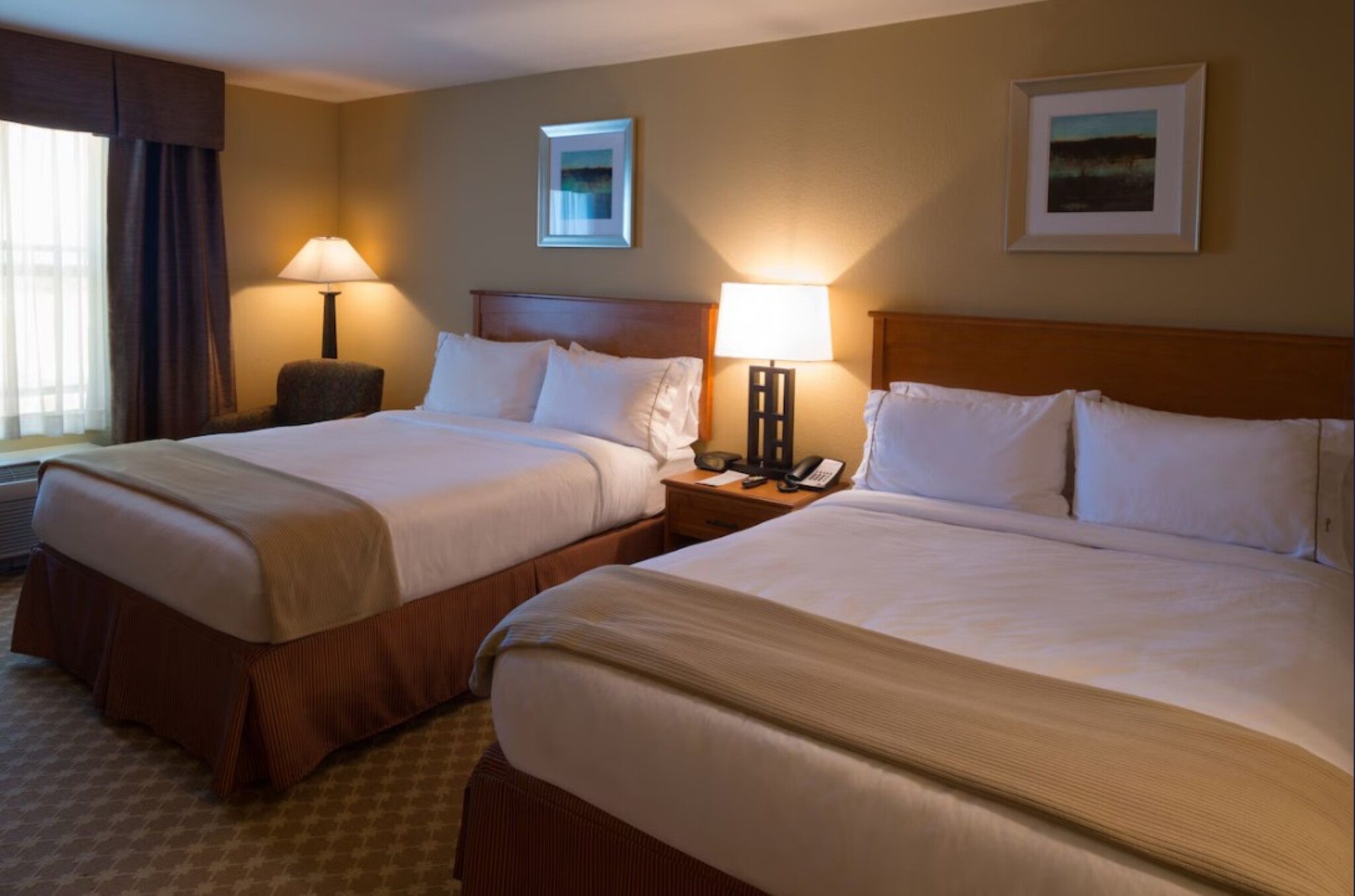 holiday inn express and suites chicago west roselle an ihg hotel