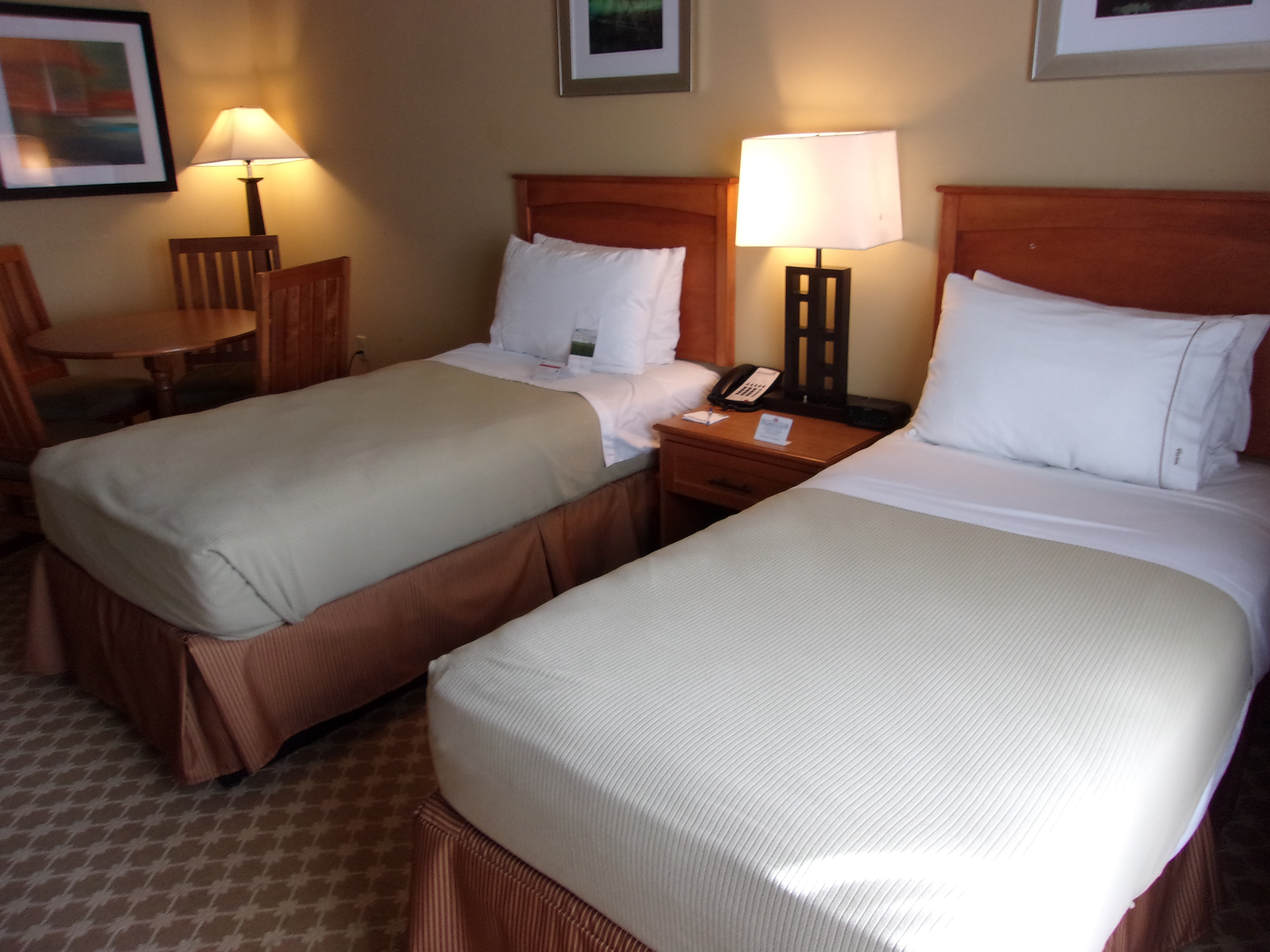 holiday inn express and suites chicago west roselle an ihg hotel