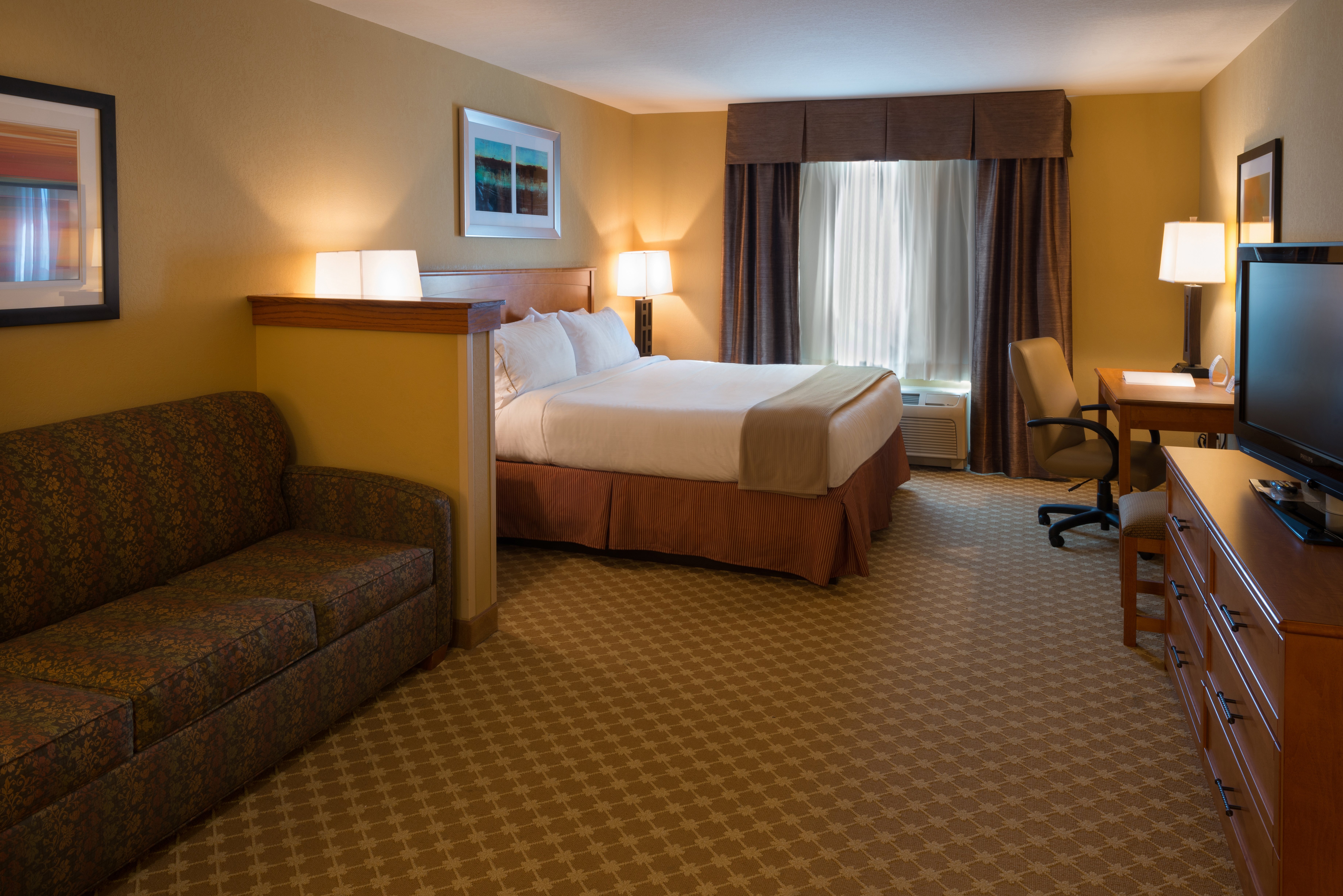 holiday inn express and suites chicago west roselle an ihg hotel