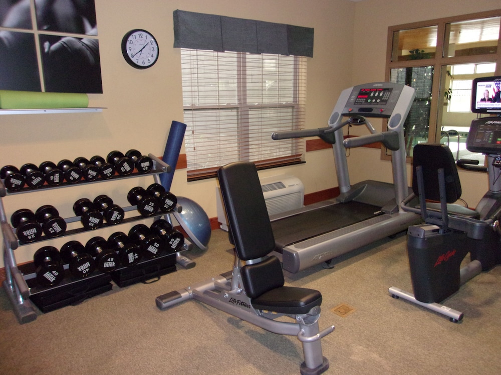 holiday inn express and suites chicago west roselle an ihg hotel