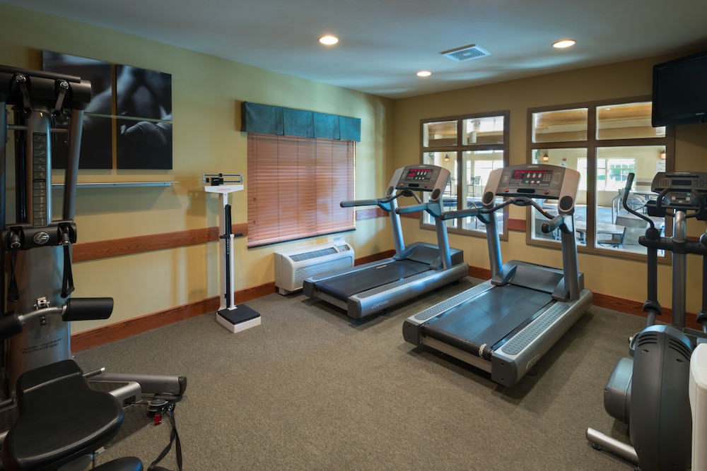 holiday inn express and suites chicago west roselle an ihg hotel