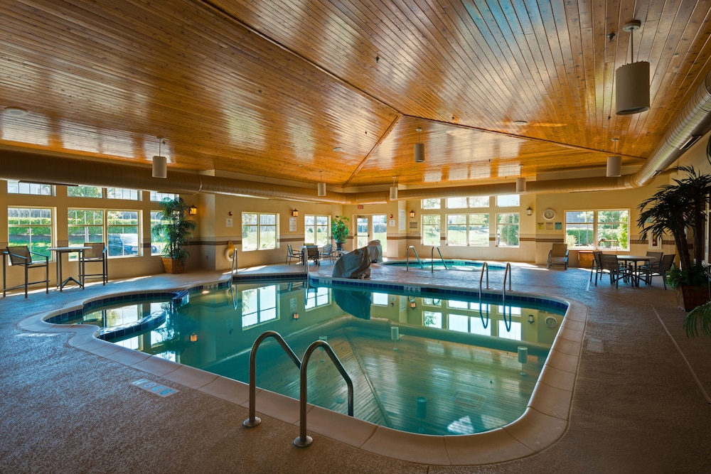holiday inn express and suites chicago west roselle an ihg hotel