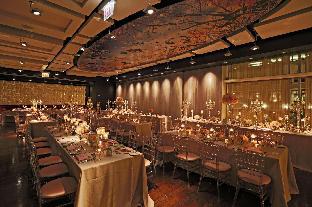 Thewit Chicago, A Hilton Hotel,Near Millennium Park,5 star