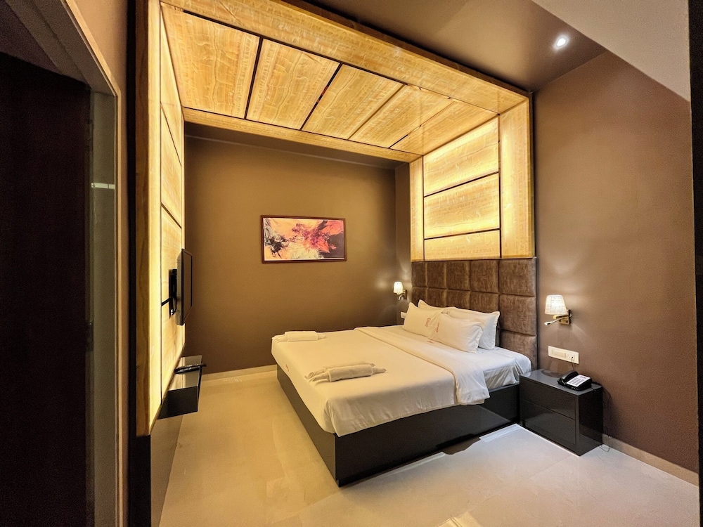 galaxy club and hotel