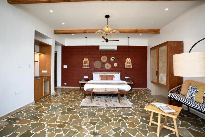 saffronstays athaang