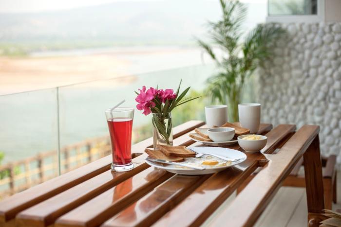 saffronstays athaang