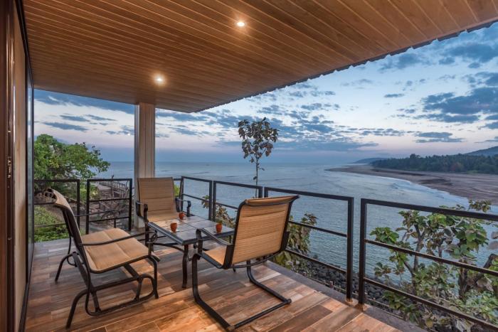 saffronstays athaang