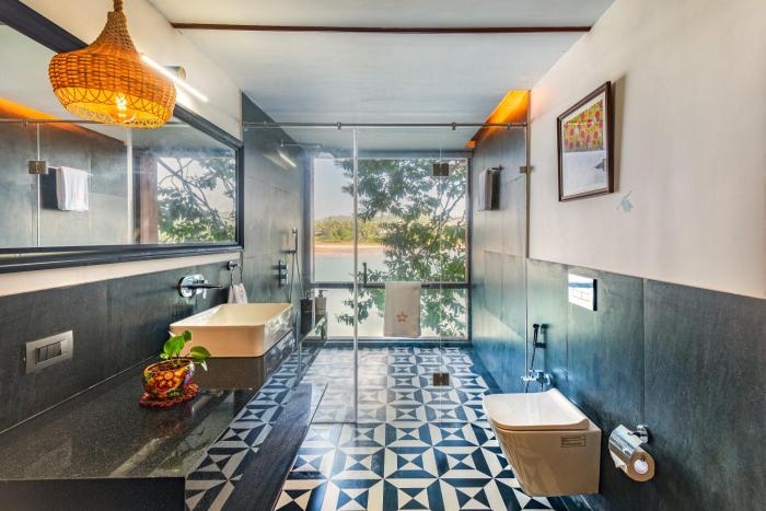 saffronstays athaang