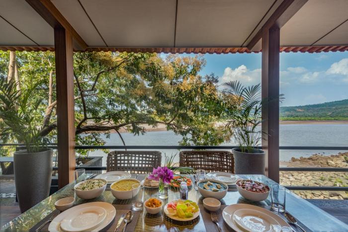 saffronstays athaang