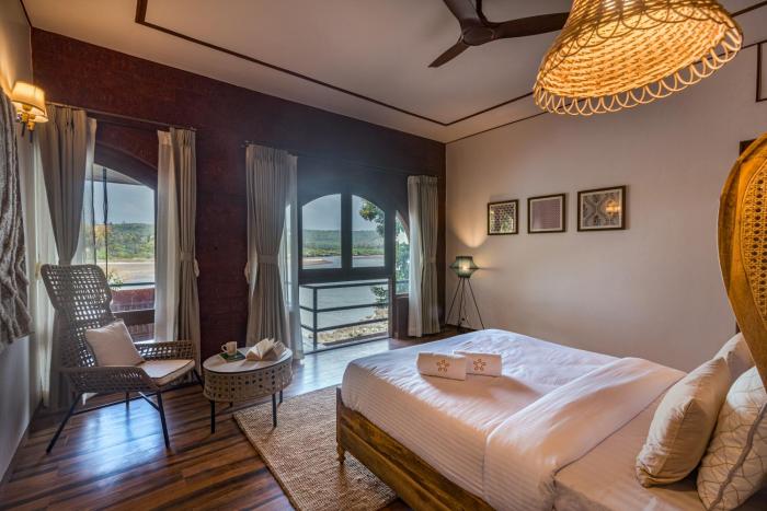 saffronstays athaang