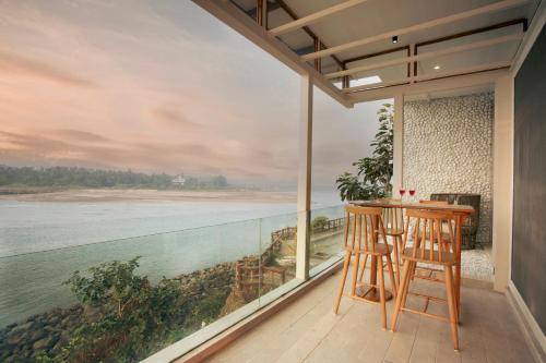saffronstays athaang