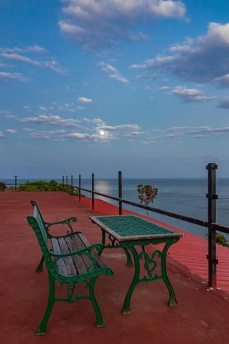 saffronstays athaang