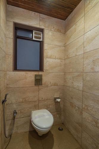 saffronstays athaang