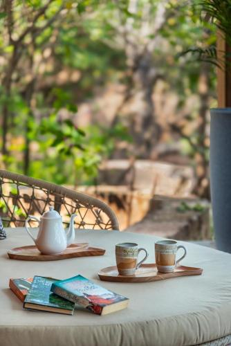 saffronstays athaang