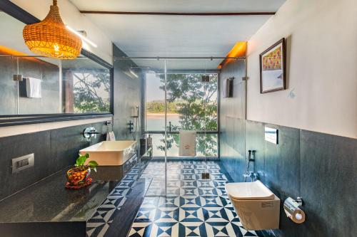 saffronstays athaang