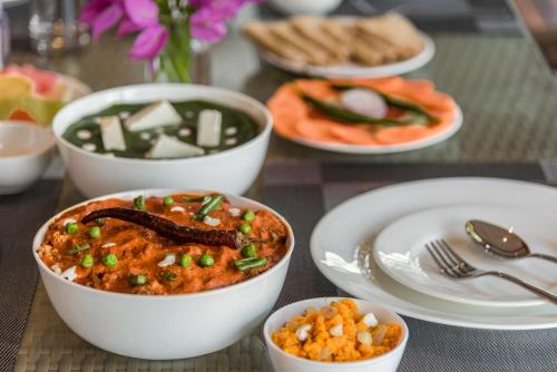 saffronstays athaang