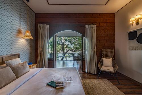 saffronstays athaang