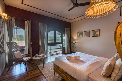 saffronstays athaang