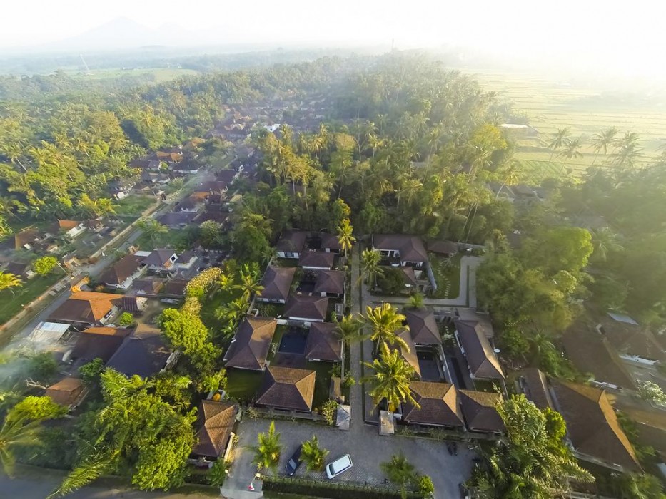 ubud raya riverside