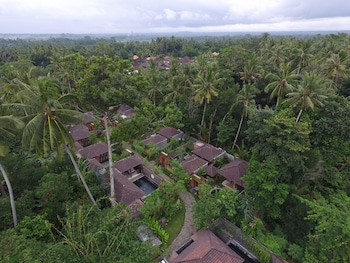 ubud raya riverside