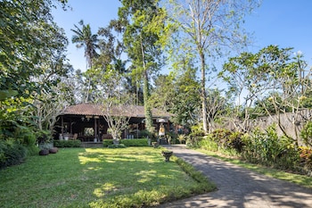 ubud raya riverside