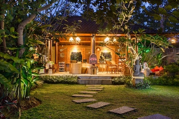 ubud raya riverside