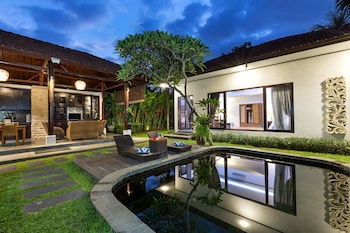 ubud raya riverside