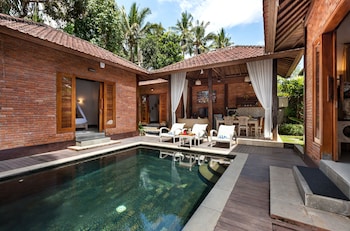 ubud raya riverside