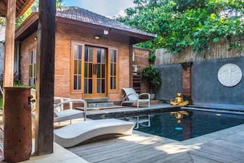ubud raya riverside