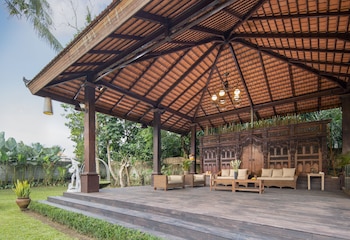 ubud raya riverside