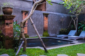 ubud raya riverside
