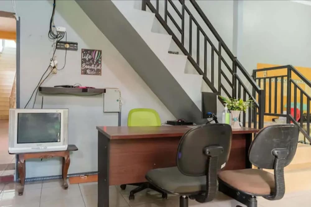 home stay kembar syariah redpartner