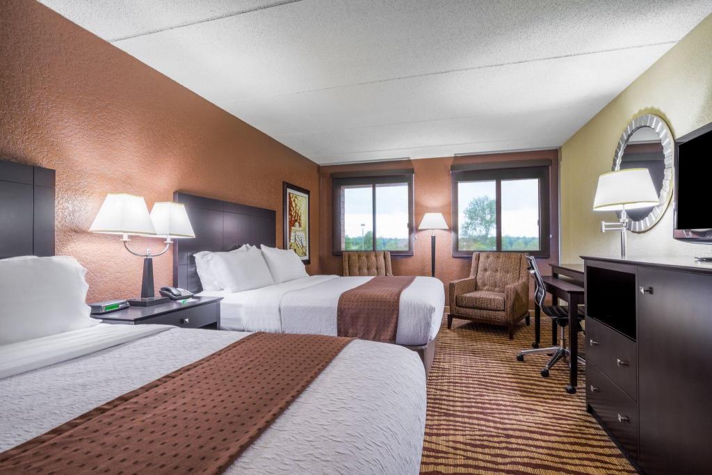 holiday inn manitowoc by ihg