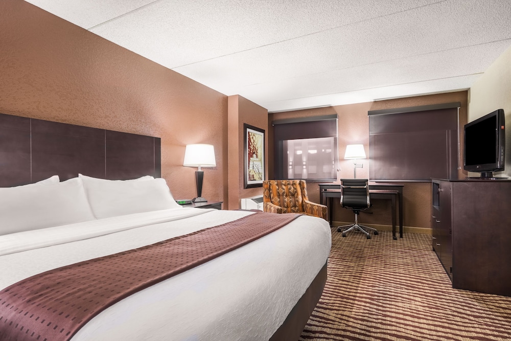 holiday inn manitowoc by ihg