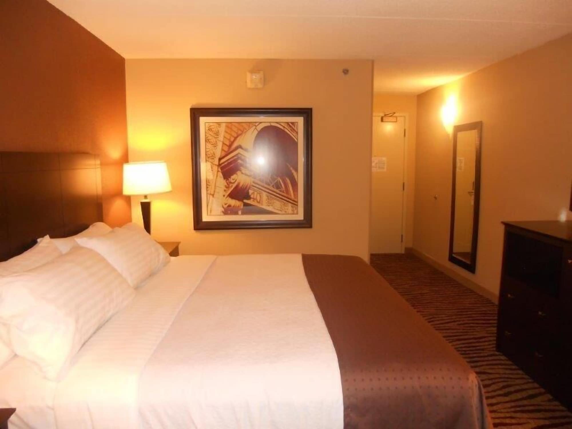 holiday inn manitowoc by ihg