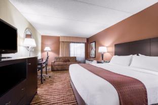 holiday inn manitowoc by ihg